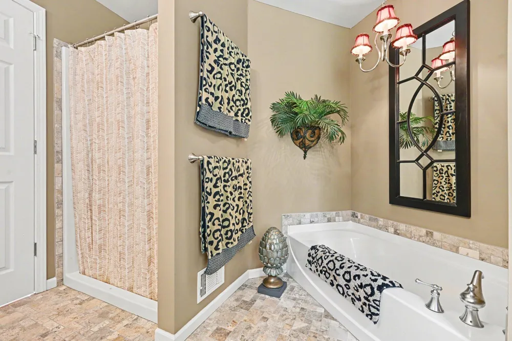 368 Summerset Drive Kalamazoo, MI 49009