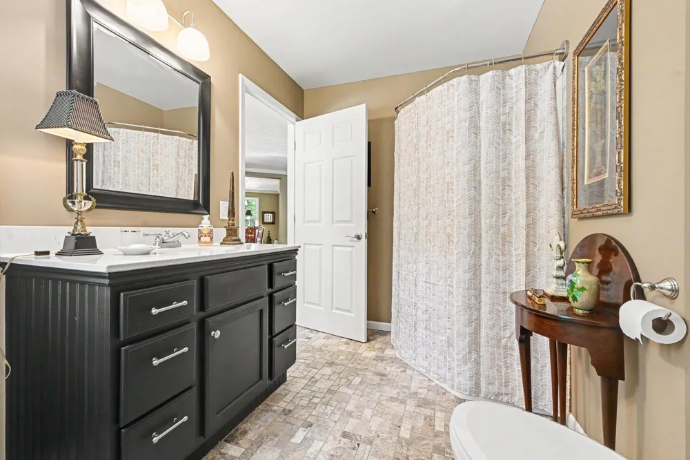 368 Summerset Drive Kalamazoo, MI 49009