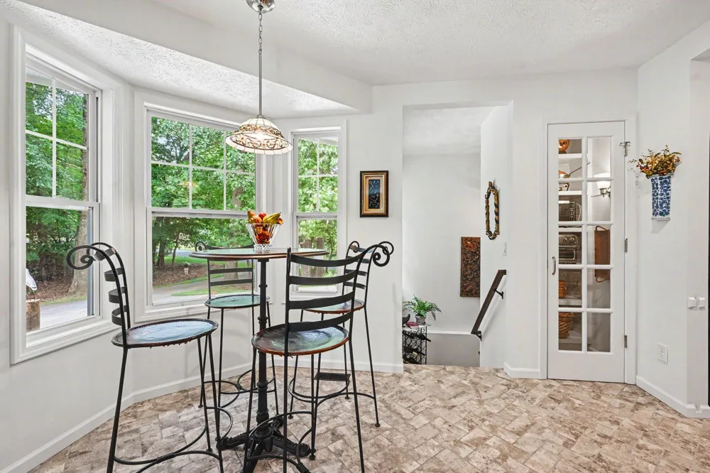 368 Summerset Drive Kalamazoo, MI 49009
