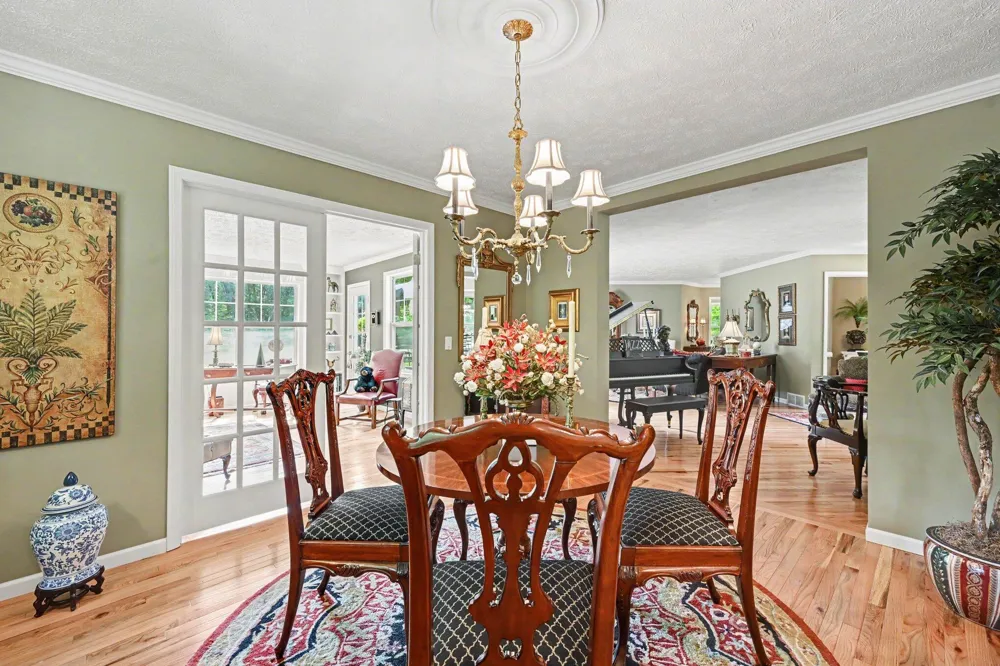 368 Summerset Drive Kalamazoo, MI 49009