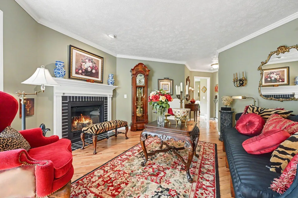 368 Summerset Drive Kalamazoo, MI 49009