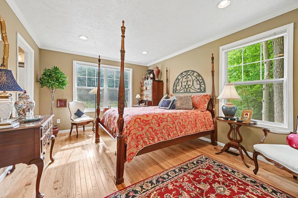 368 Summerset Drive Kalamazoo, MI 49009