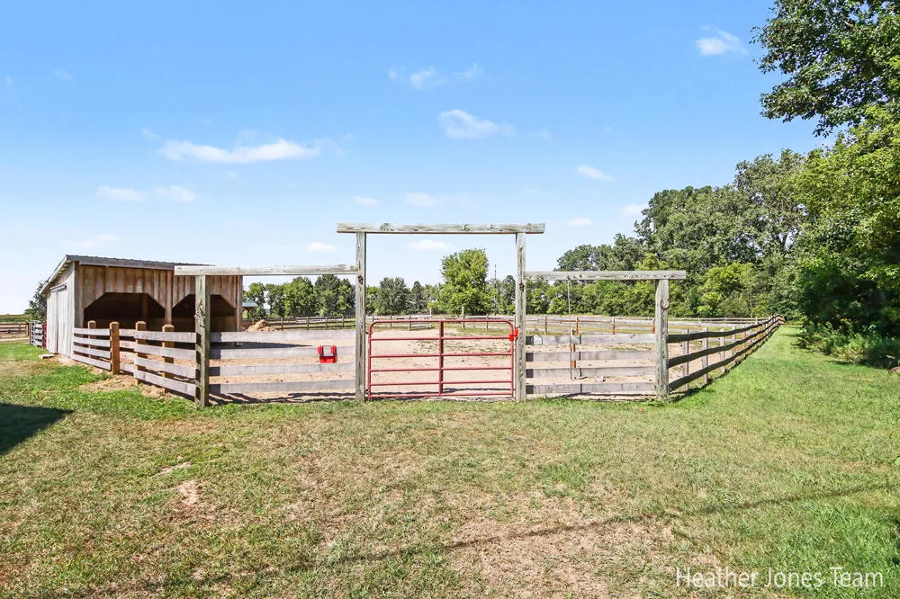 8872 E Spencer Road Crystal, MI 48818