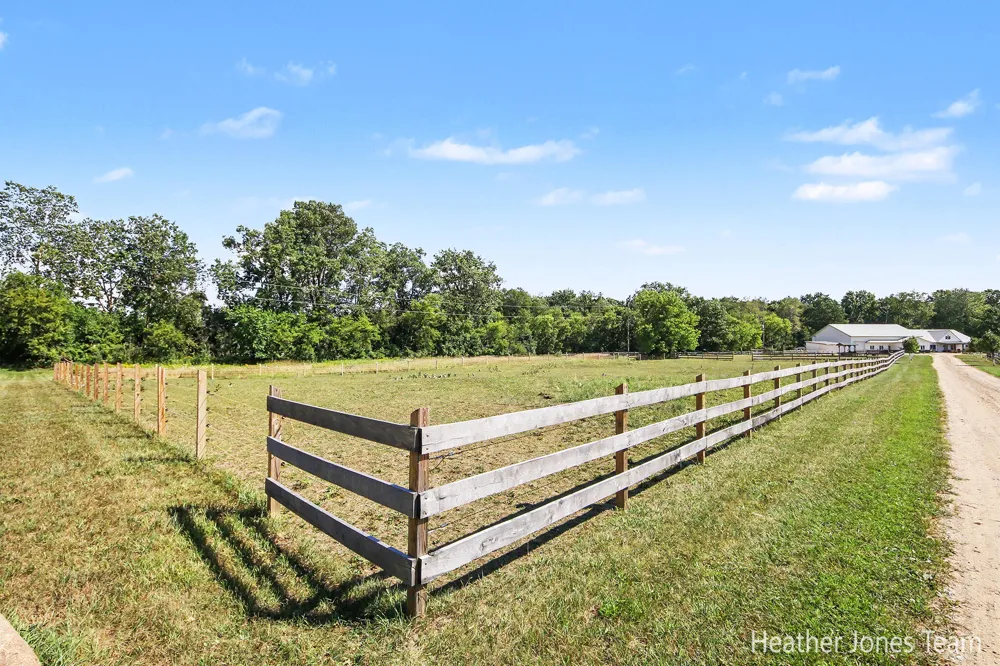 8872 E Spencer Road Crystal, MI 48818