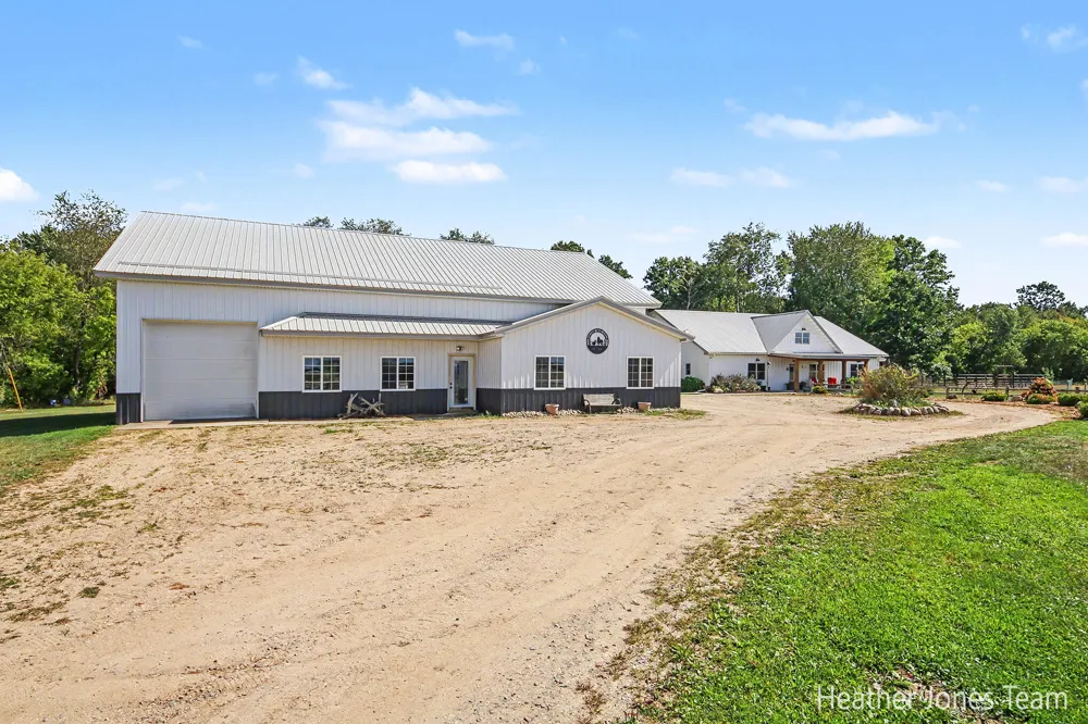 8872 E Spencer Road Crystal, MI 48818