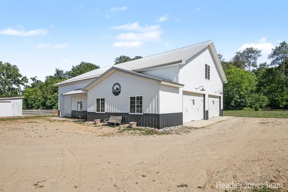 8872 E Spencer Road Crystal, MI 48818