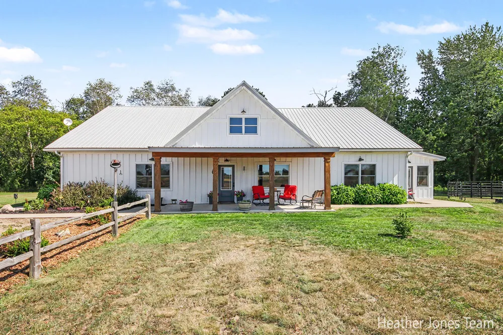 8872 E Spencer Road Crystal, MI 48818