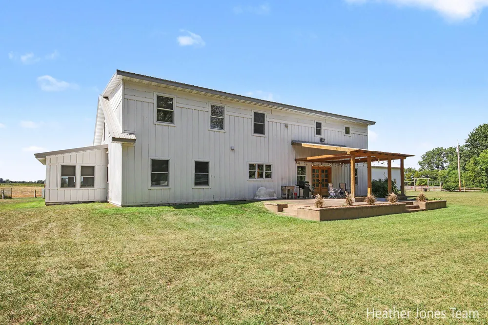 8872 E Spencer Road Crystal, MI 48818