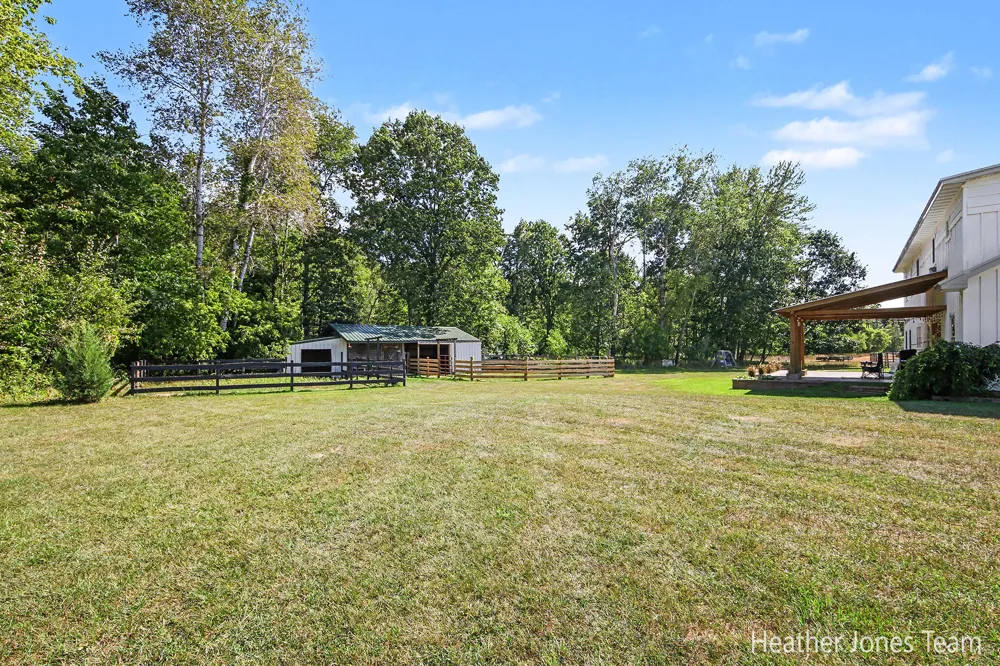 8872 E Spencer Road Crystal, MI 48818