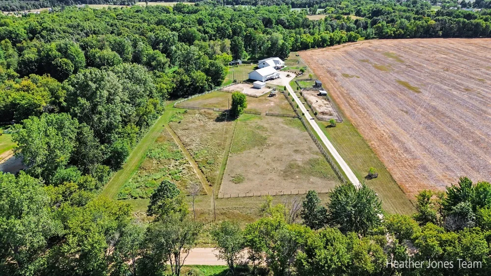 8872 E Spencer Road Crystal, MI 48818