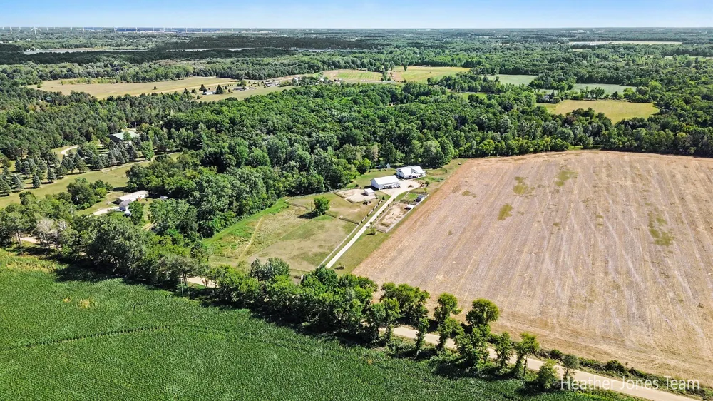 8872 E Spencer Road Crystal, MI 48818