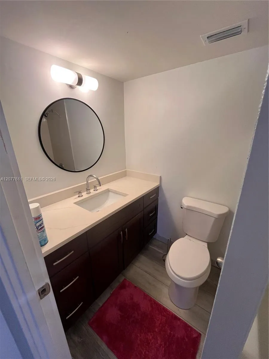 800 NE 195th St #709 Miami, FL 33179