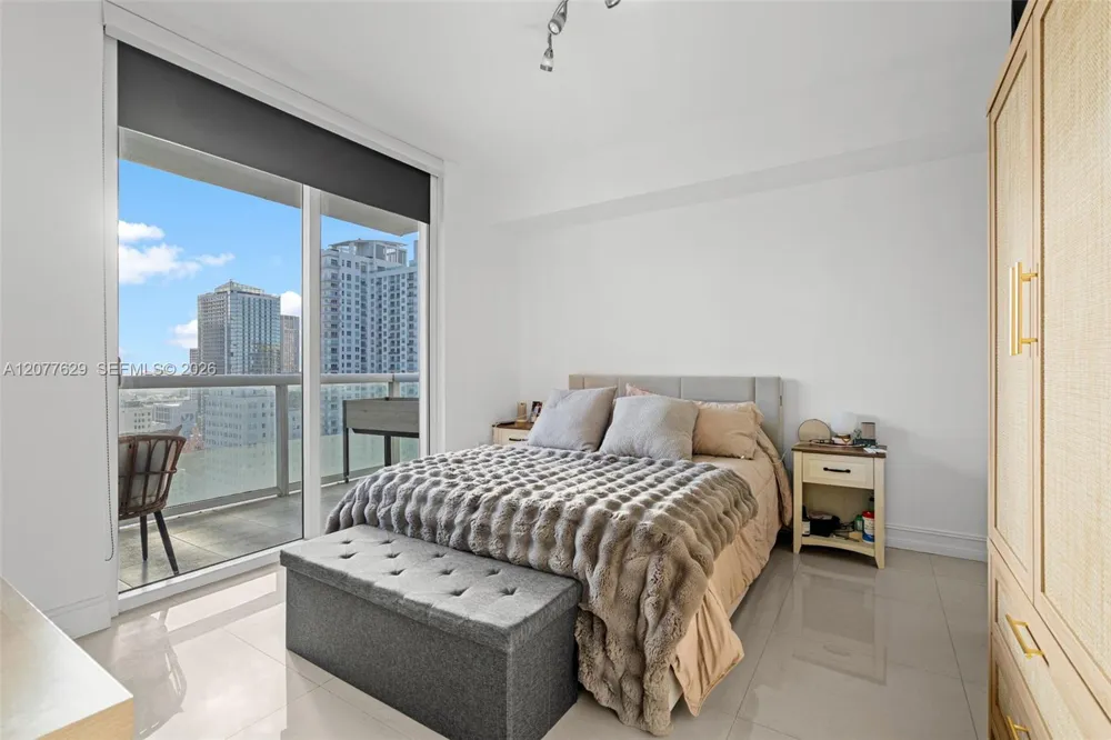 50 Biscayne Blvd #2507 Miami, FL 33132