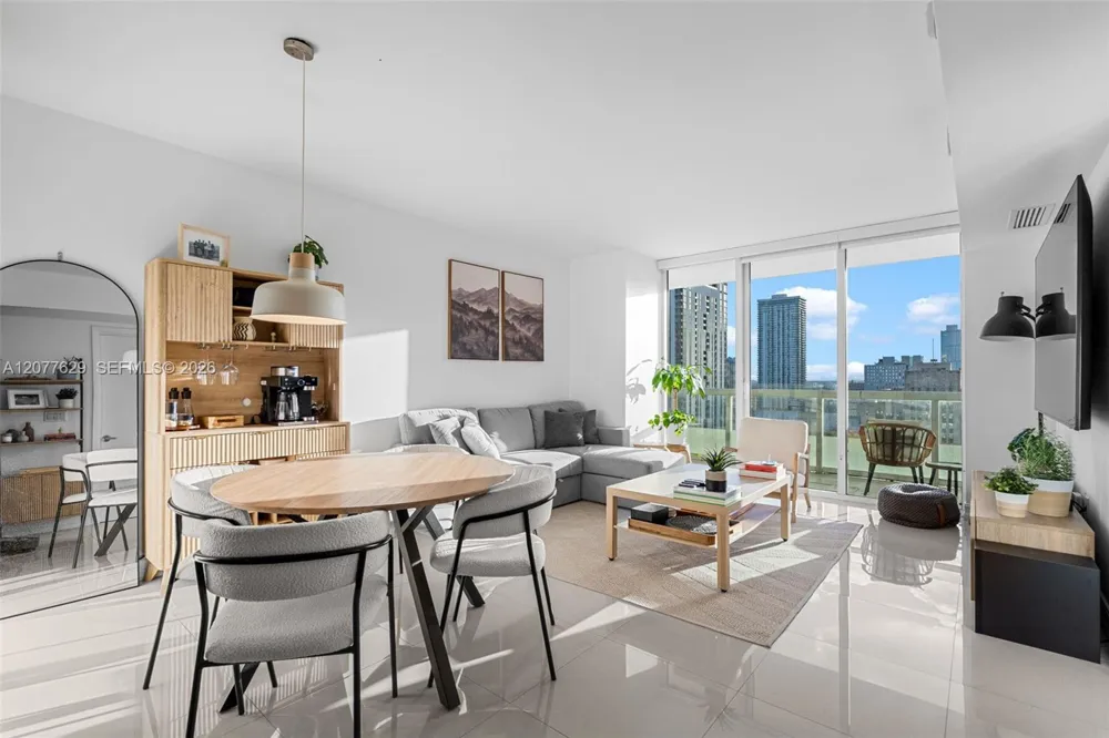 50 Biscayne Blvd #2507 Miami, FL 33132