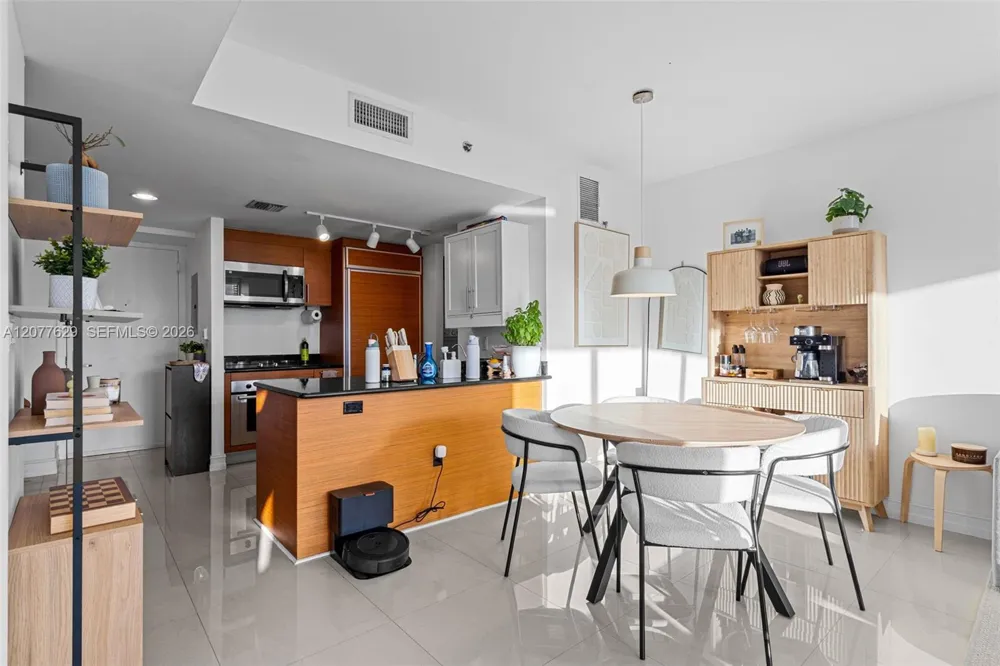 50 Biscayne Blvd #2507 Miami, FL 33132
