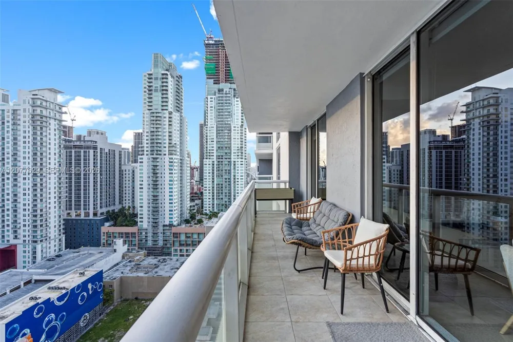 50 Biscayne Blvd #2507 Miami, FL 33132
