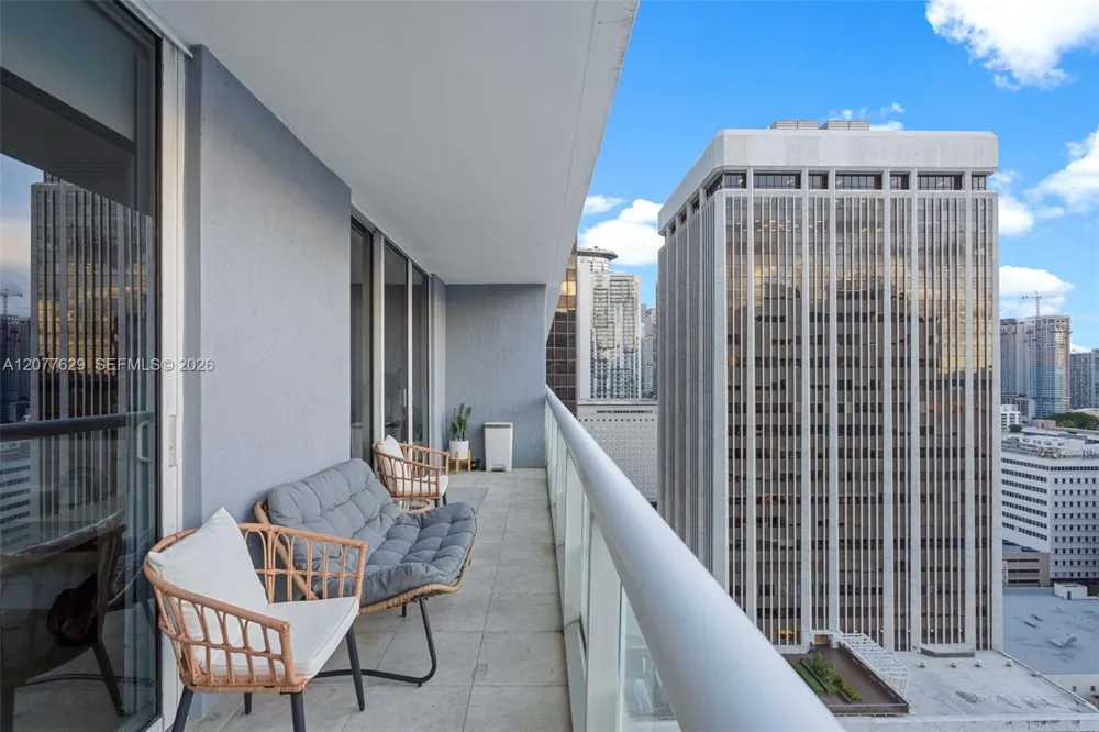 50 Biscayne Blvd #2507 Miami, FL 33132