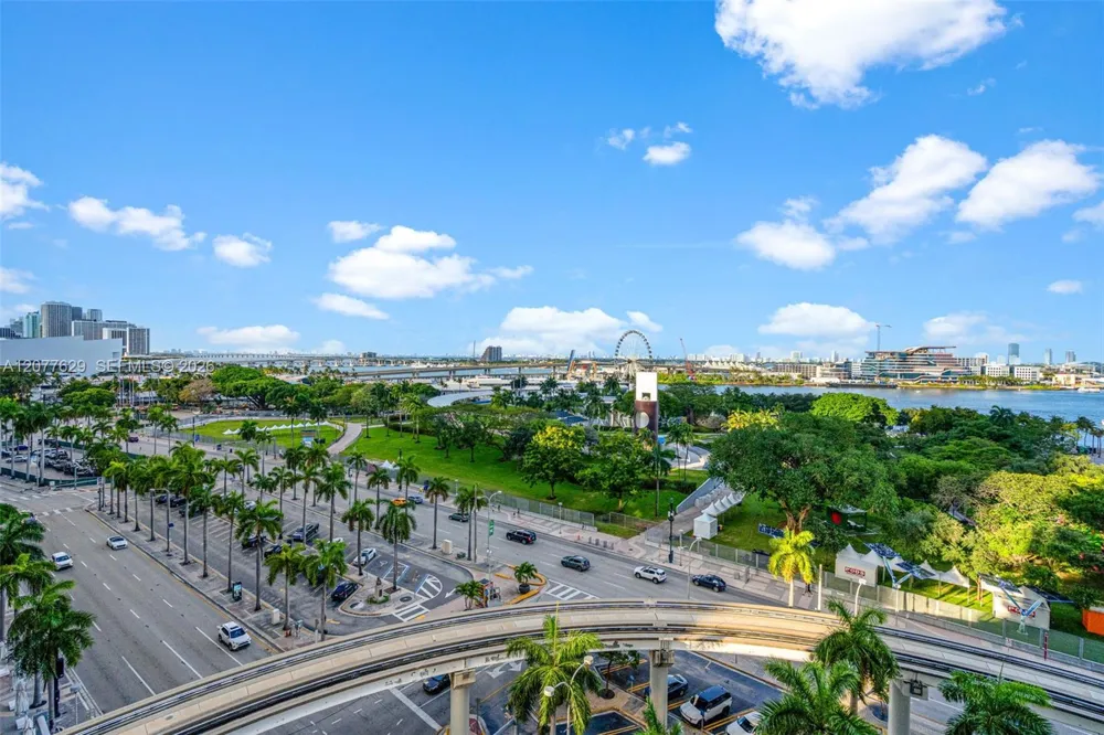 50 Biscayne Blvd #2507 Miami, FL 33132