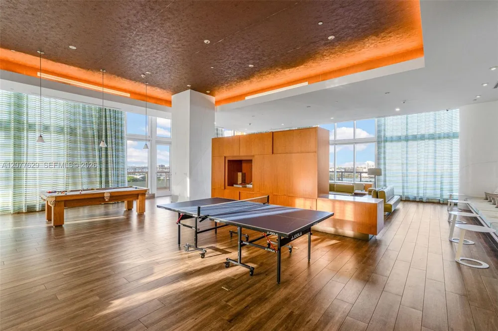 50 Biscayne Blvd #2507 Miami, FL 33132
