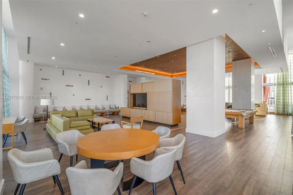 50 Biscayne Blvd #2507 Miami, FL 33132