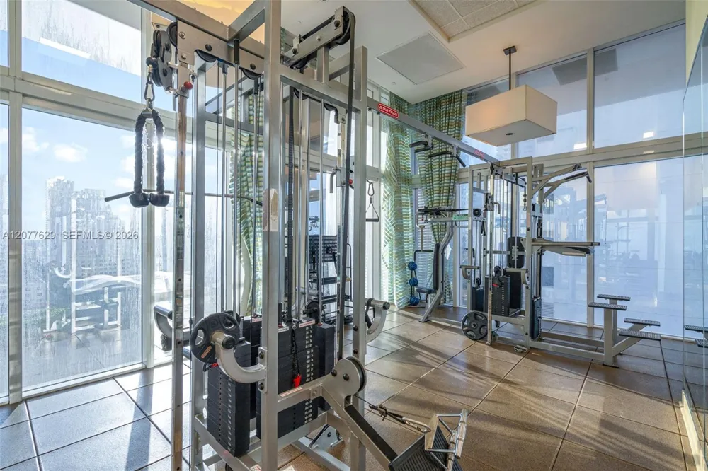 50 Biscayne Blvd #2507 Miami, FL 33132