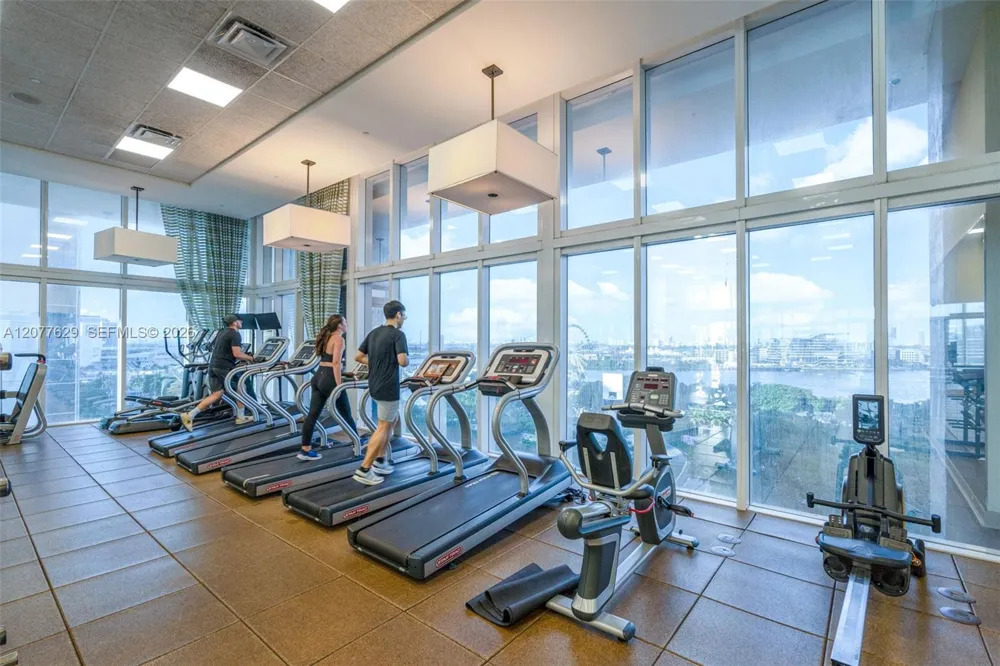 50 Biscayne Blvd #2507 Miami, FL 33132