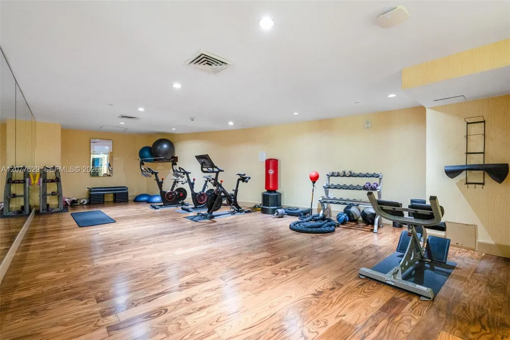 50 Biscayne Blvd #2507 Miami, FL 33132