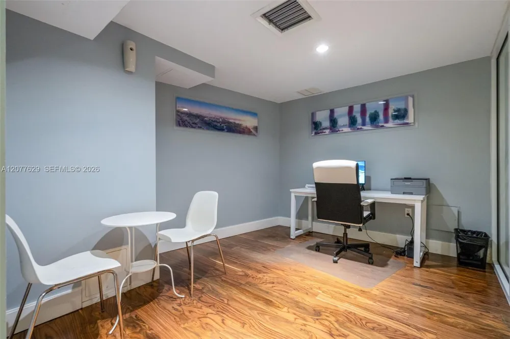 50 Biscayne Blvd #2507 Miami, FL 33132