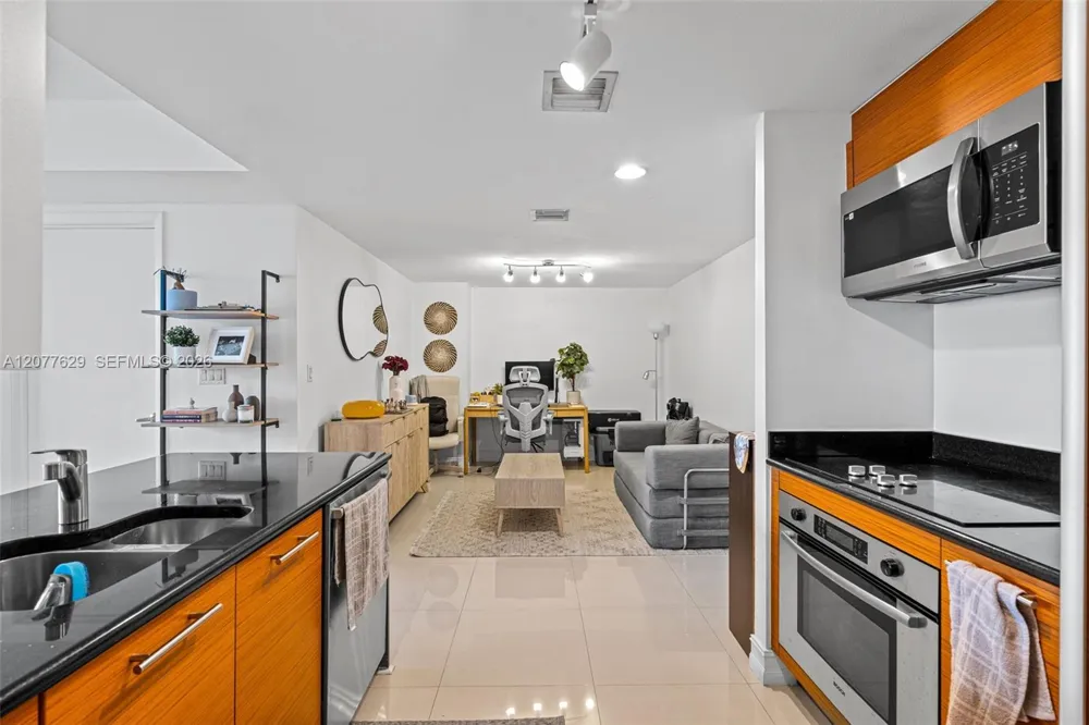 50 Biscayne Blvd #2507 Miami, FL 33132