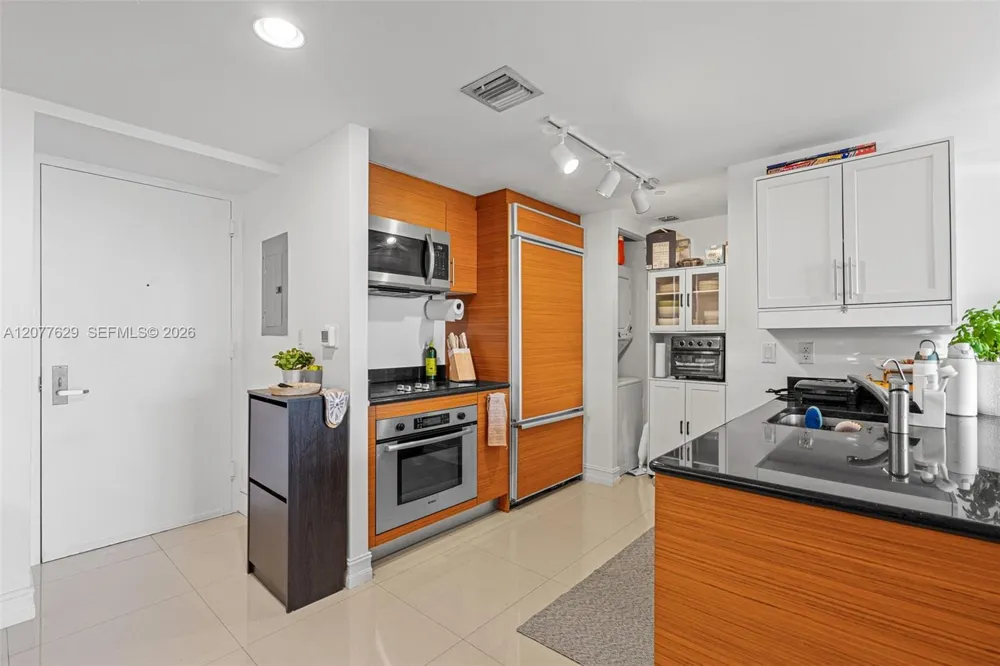 50 Biscayne Blvd #2507 Miami, FL 33132