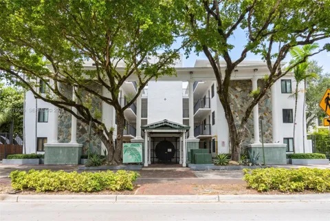 3240 Mary St #S308