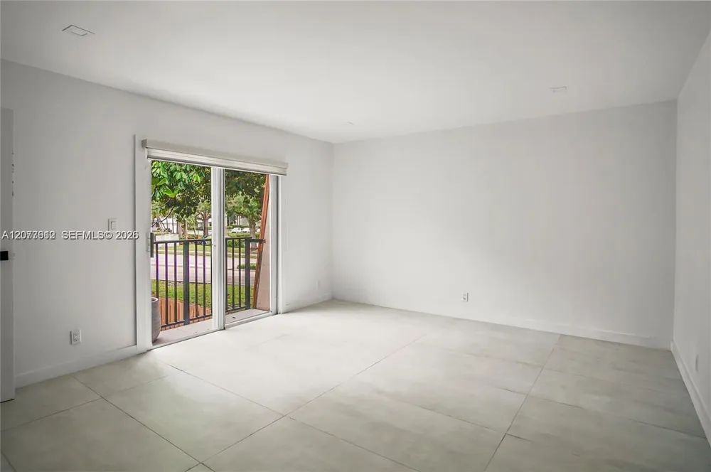 2161 Orange Grove Dr #A-9 Davie, FL 33324