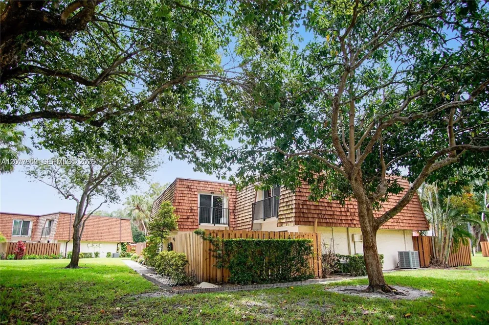 2161 Orange Grove Dr #A-9 Davie, FL 33324