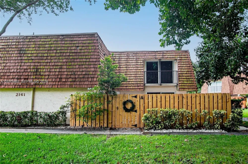 2161 Orange Grove Dr #A-9 Davie, FL 33324