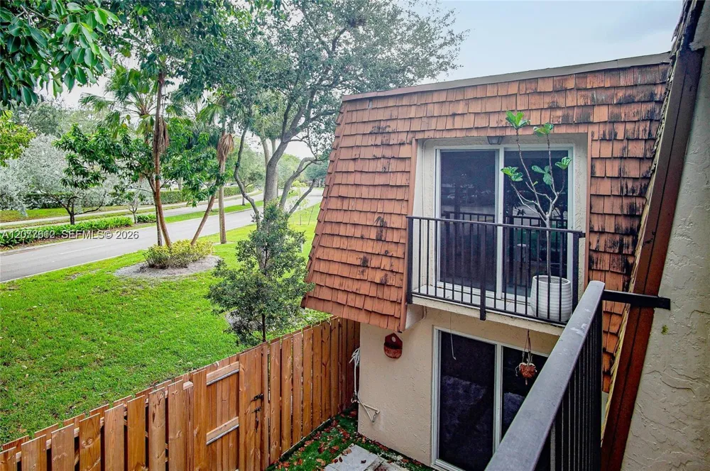 2161 Orange Grove Dr #A-9 Davie, FL 33324