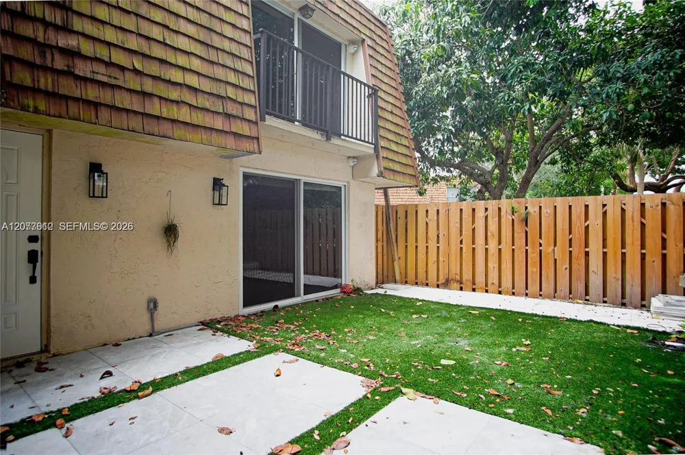 2161 Orange Grove Dr #A-9 Davie, FL 33324