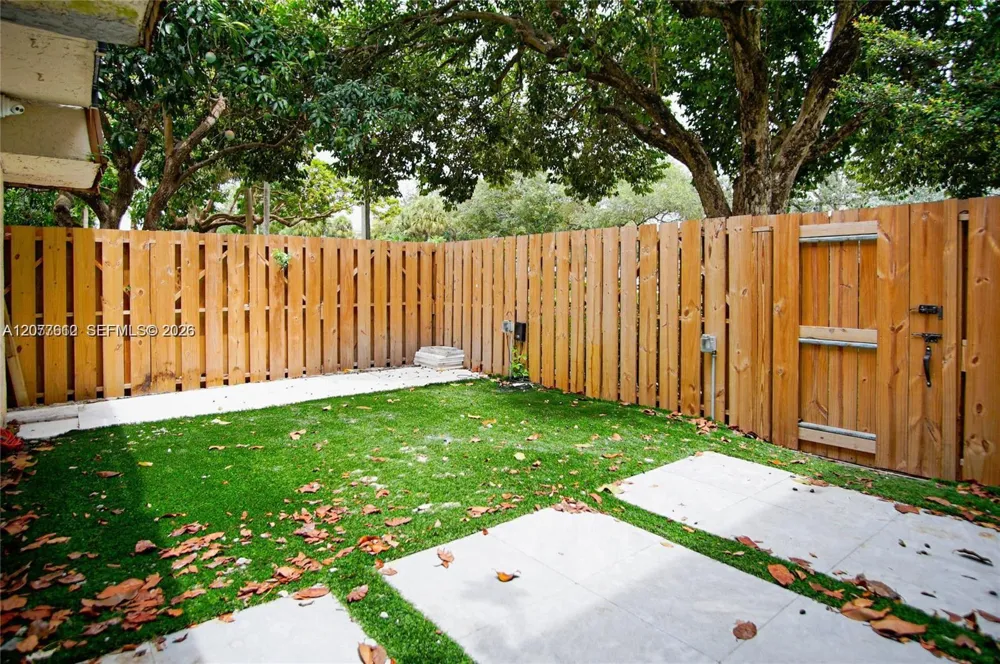 2161 Orange Grove Dr #A-9 Davie, FL 33324