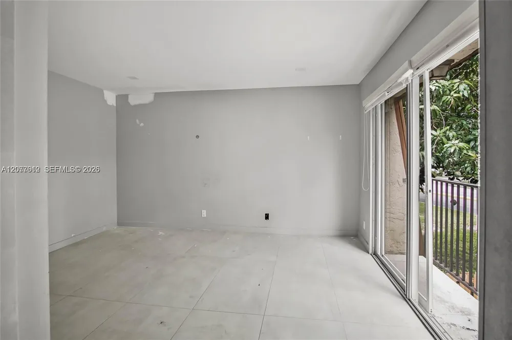 2161 Orange Grove Dr #A-9 Davie, FL 33324