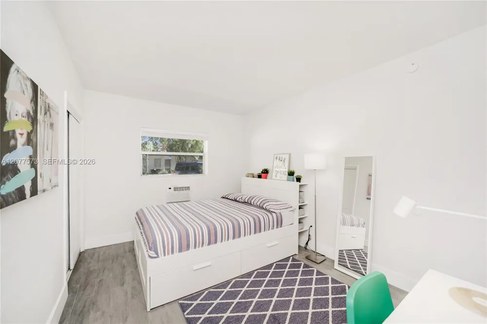 770 NE 123rd St #24 North Miami, FL 33161