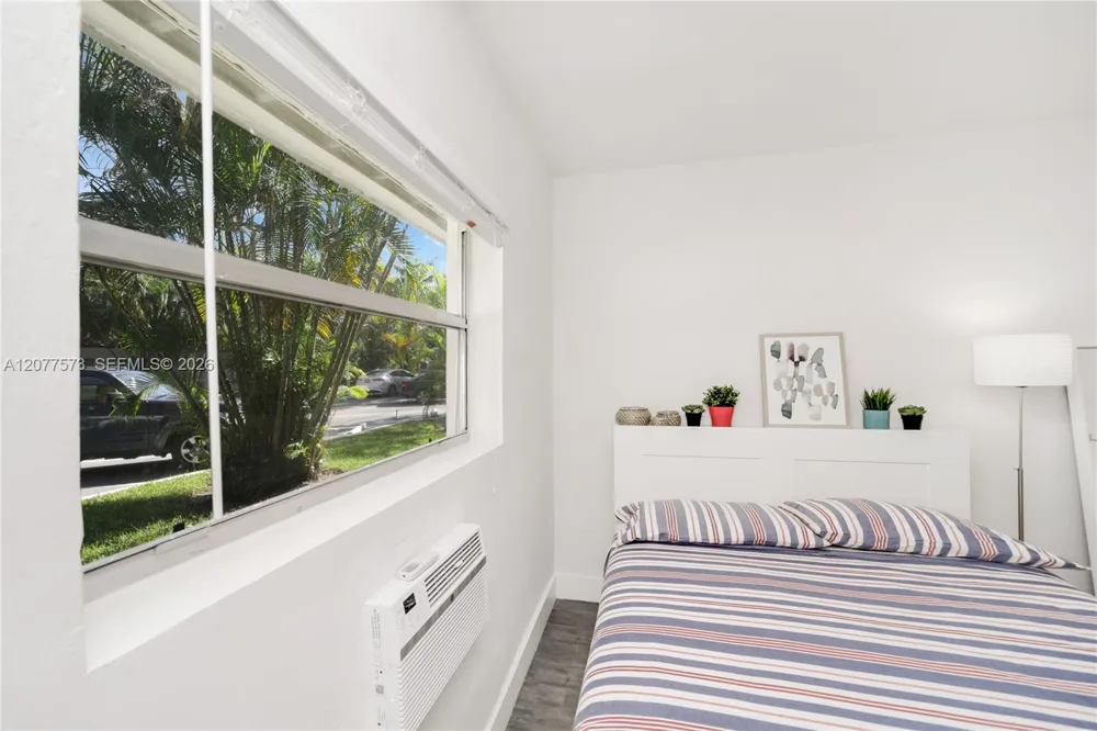 770 NE 123rd St #24 North Miami, FL 33161