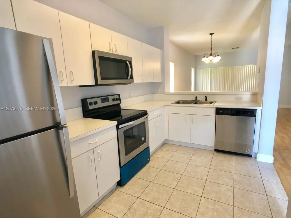 12218 SW 8th Ct Pembroke Pines, FL 33025