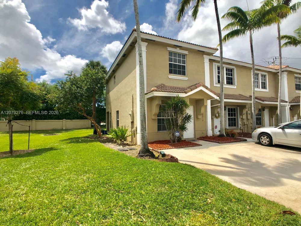 12218 SW 8th Ct Pembroke Pines, FL 33025