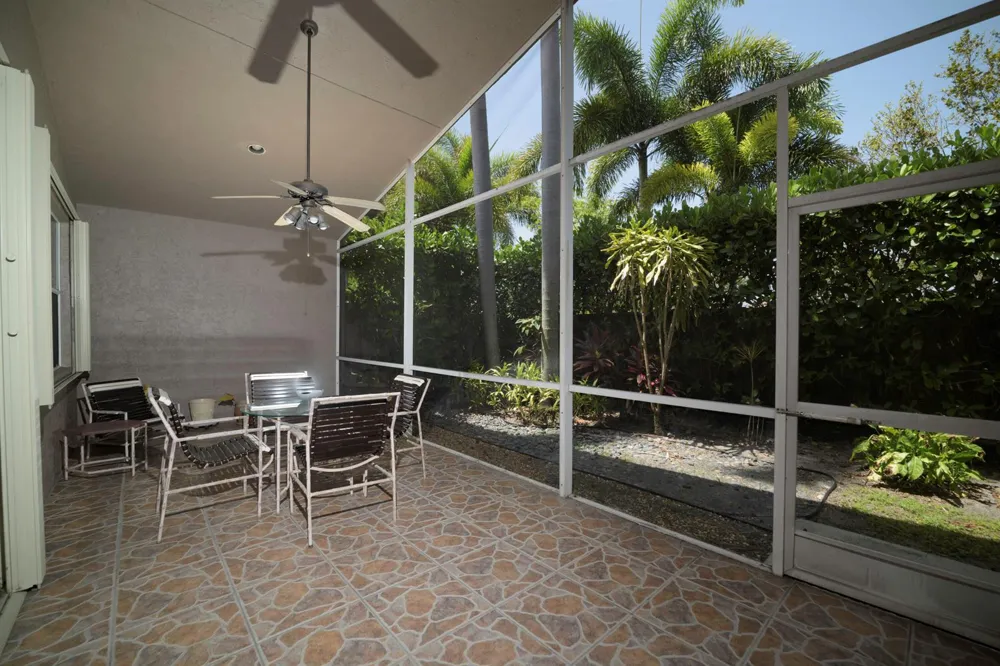 10052 Diamond Lake Drive Boynton Beach, FL 33437