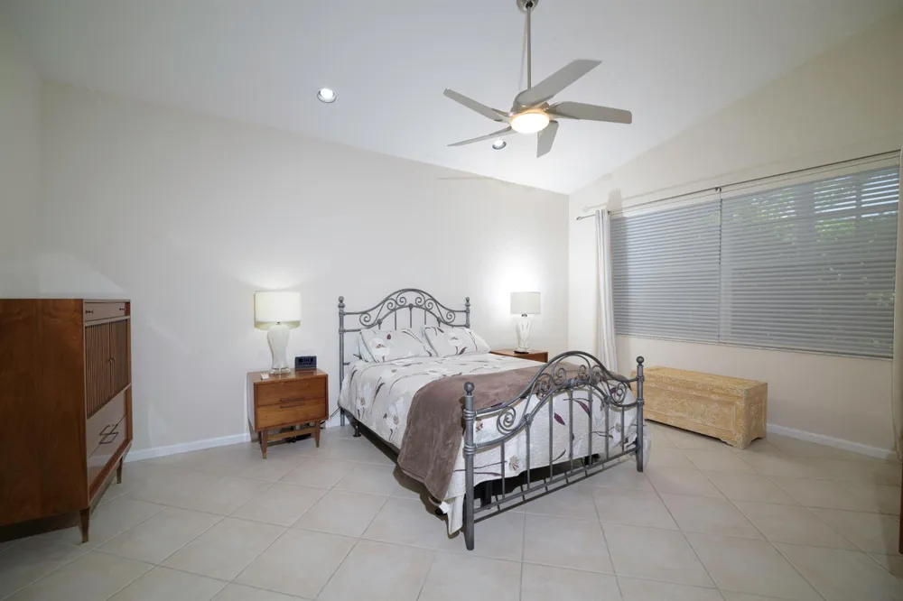 10052 Diamond Lake Drive Boynton Beach, FL 33437