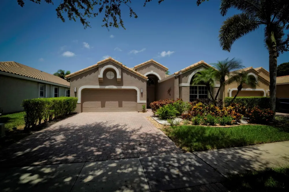 10052 Diamond Lake Drive Boynton Beach, FL 33437