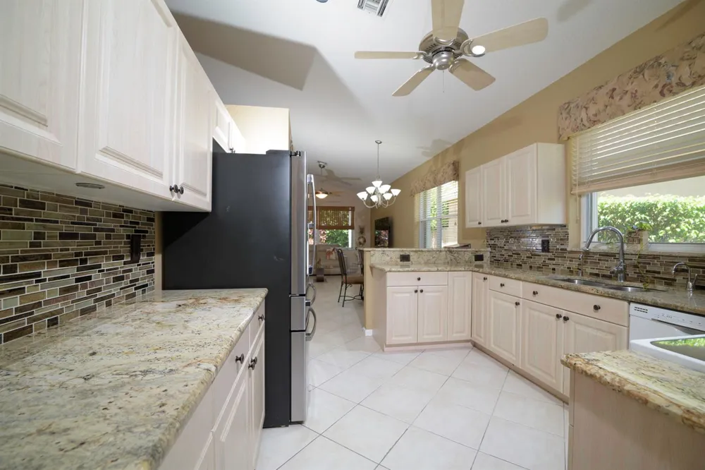 10052 Diamond Lake Drive Boynton Beach, FL 33437