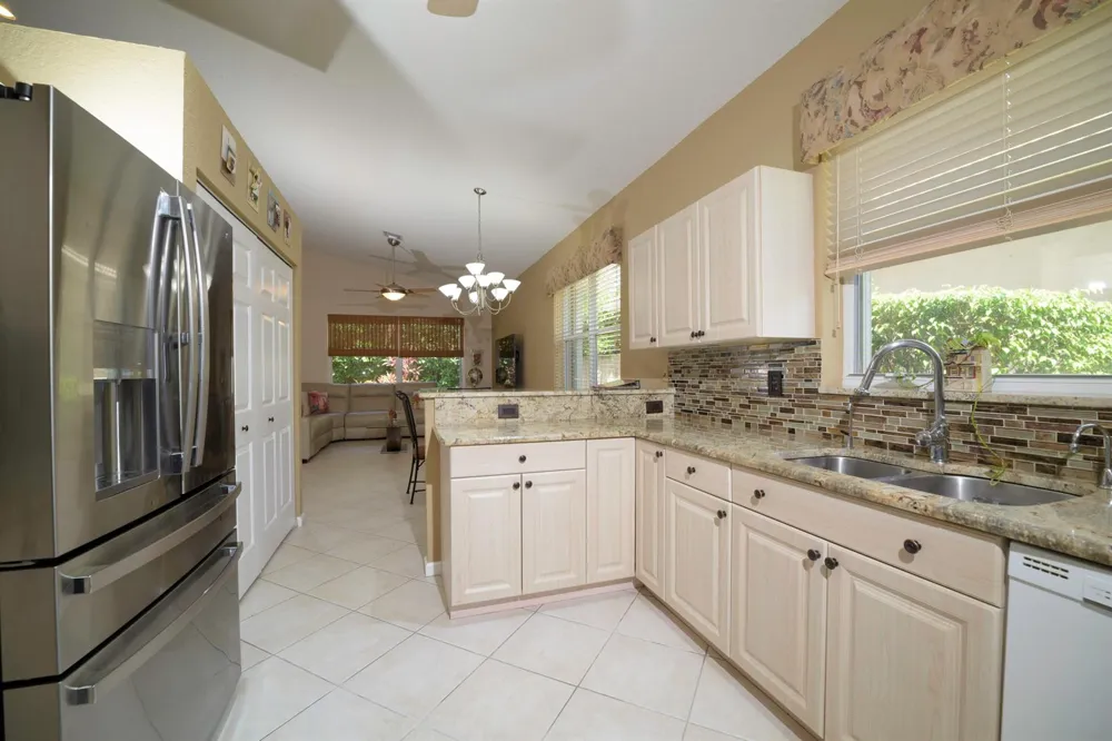 10052 Diamond Lake Drive Boynton Beach, FL 33437
