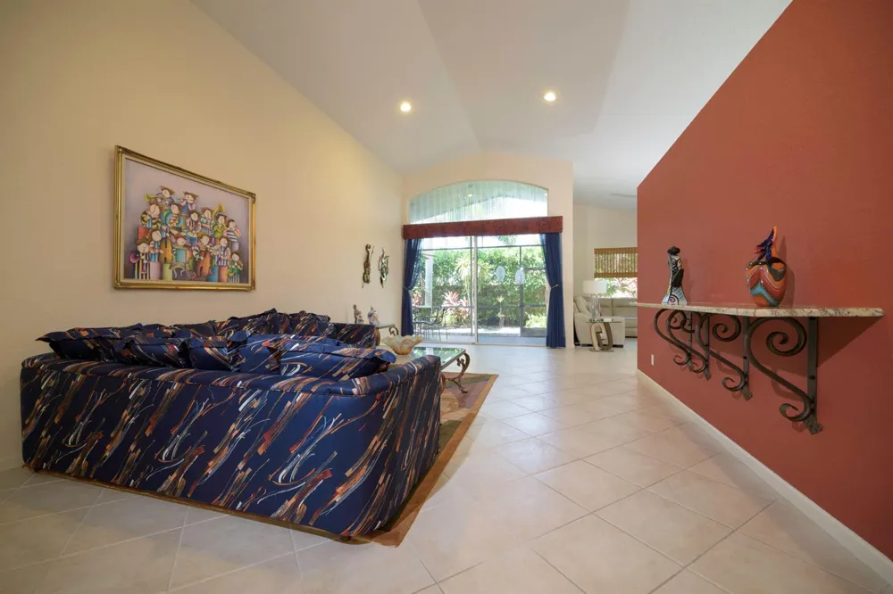 10052 Diamond Lake Drive Boynton Beach, FL 33437