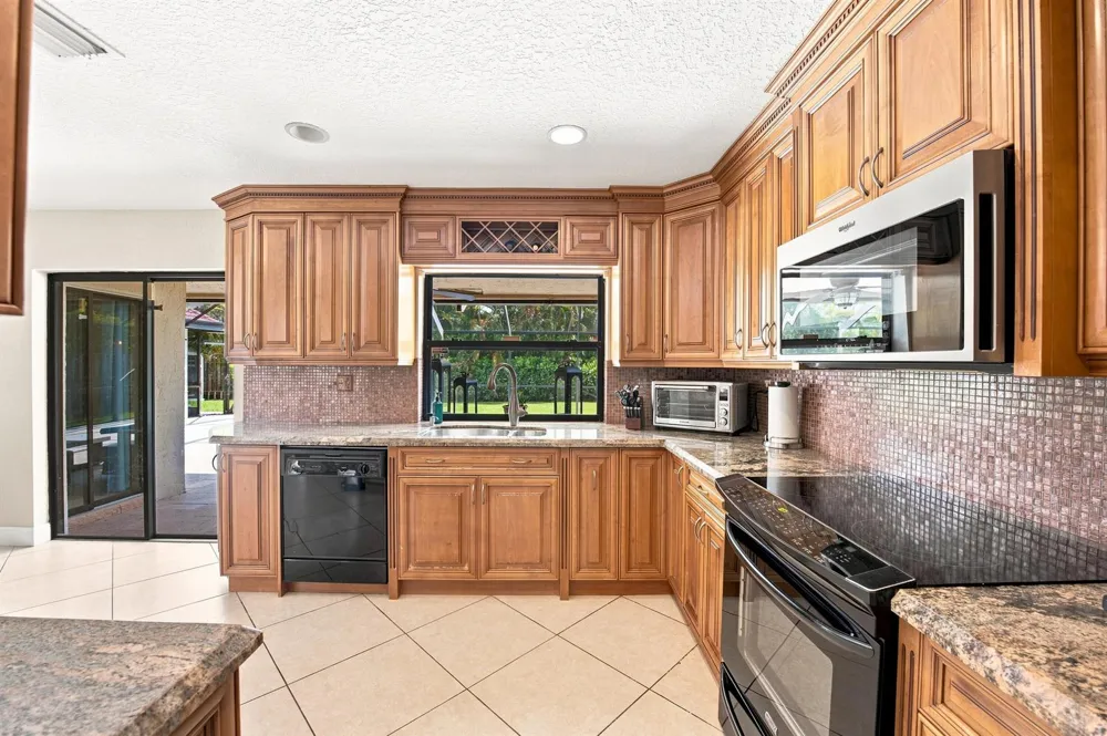 10666 NW 2ND PLACE Coral Springs, FL 33071