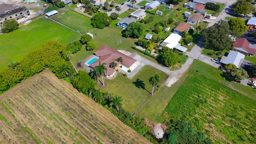173 S Greenstar Avenue Pahokee, FL 33476